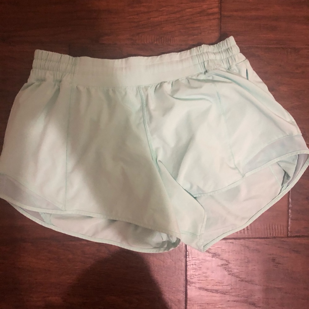 Lululemon hotty hot short 4inch shorts